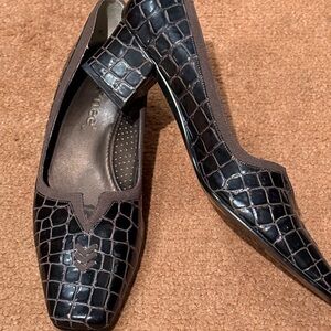 Women’s J Renee Brown Sandals